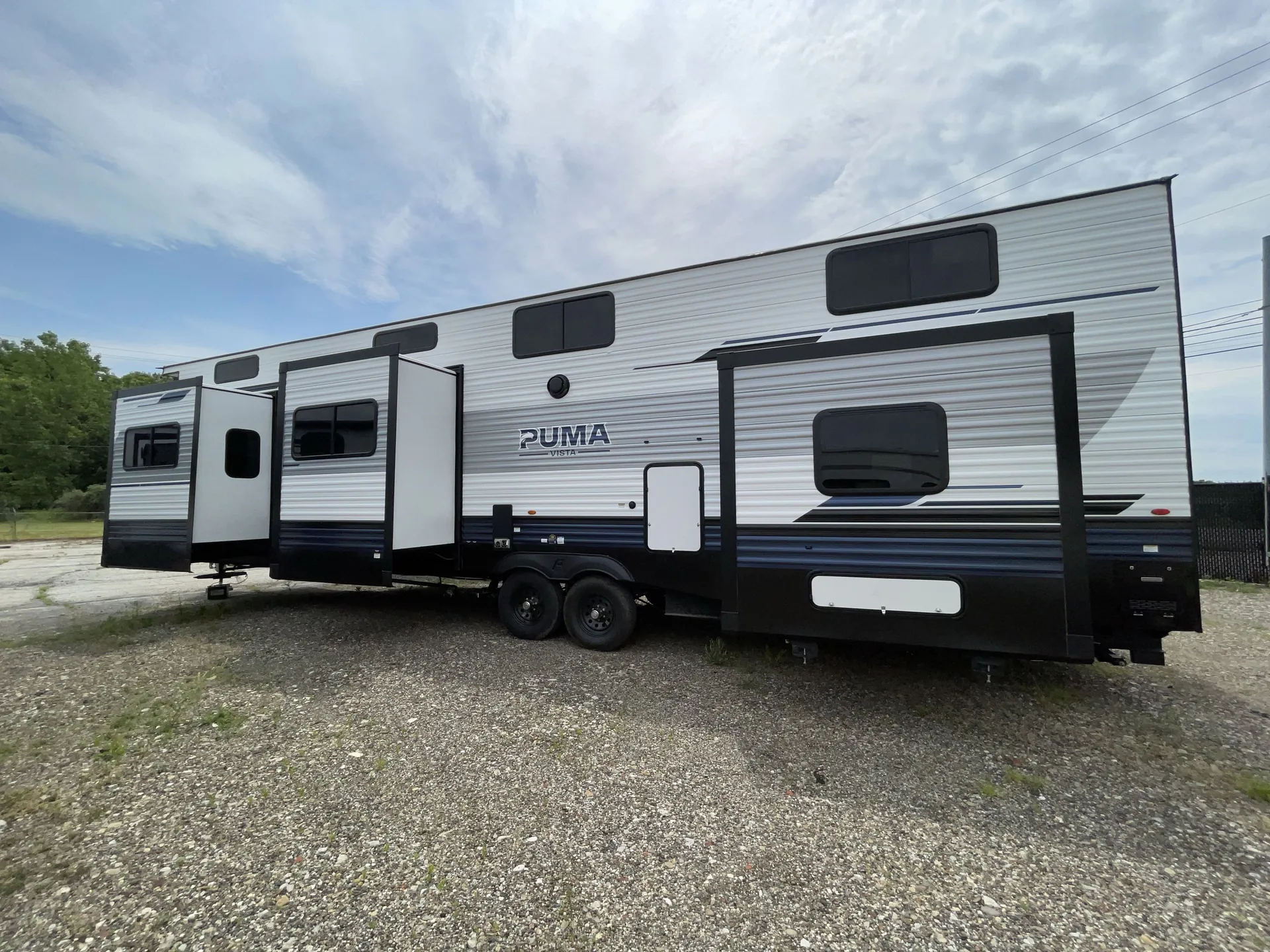 2027 Forest River Puma Vista 403LFT — off campside