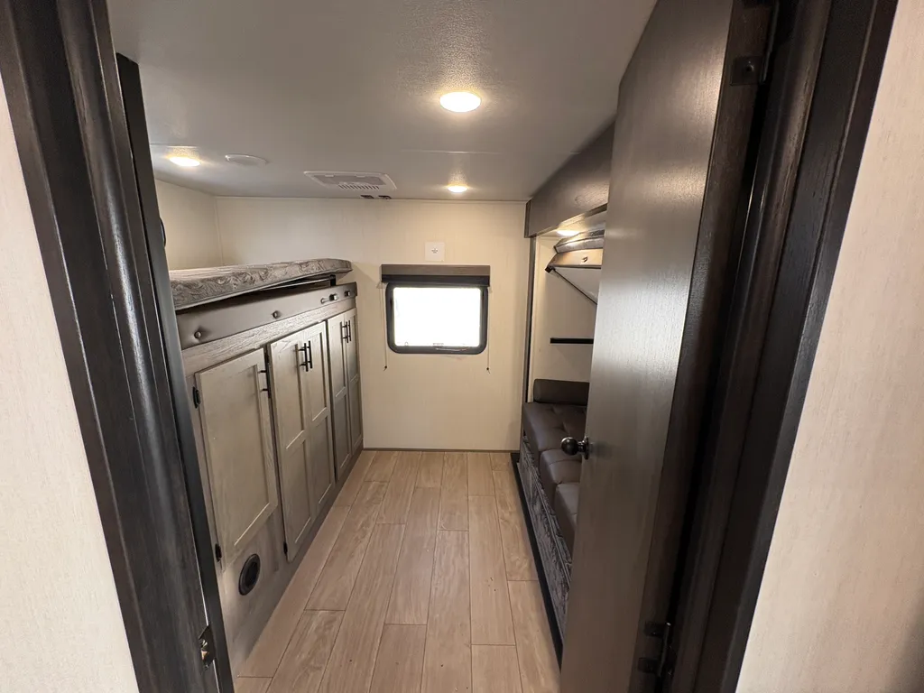 2026 Forest River Cherokee Alpha Wolf 33BH, Photos photo 10