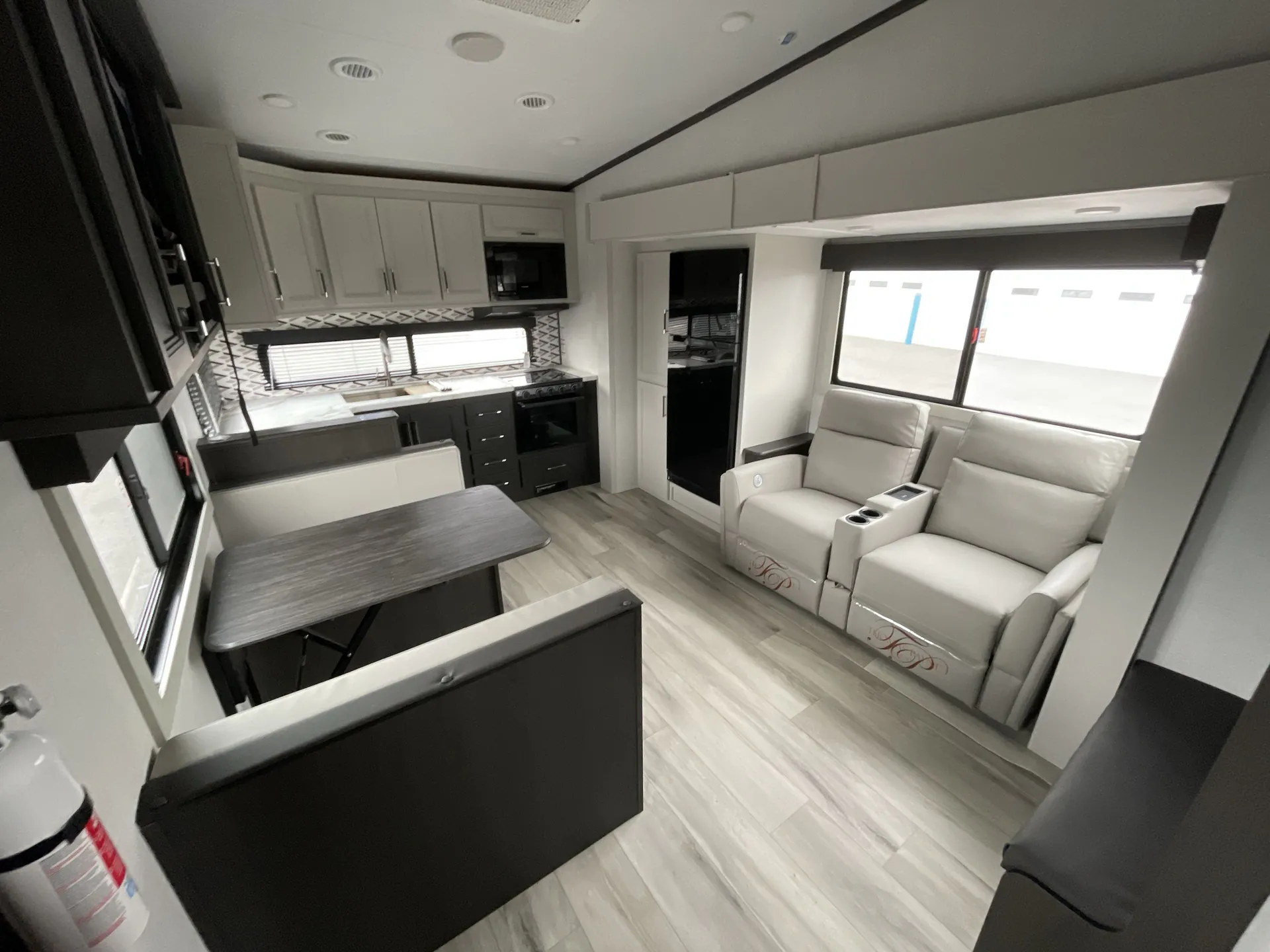 2025 Keystone Arcadia Super Lite 242SLMD — living area main
