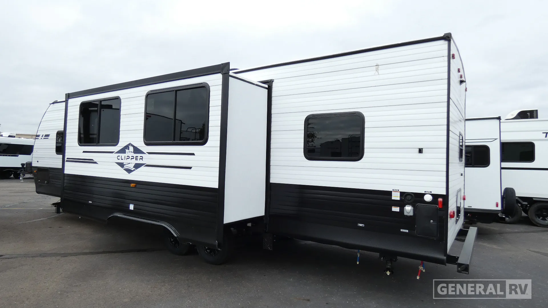 2027 Coachmen Clipper 282TQS - Photo 4