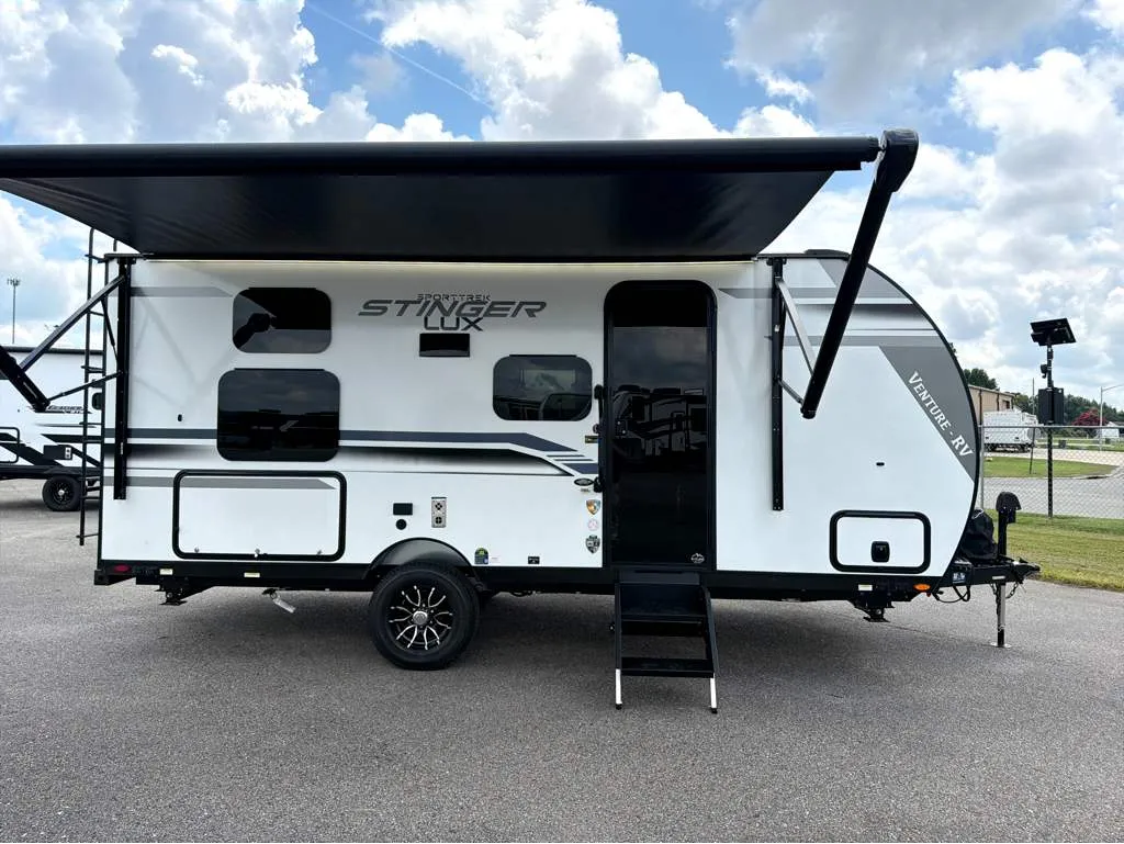 2026 Venture RV SportTrek Stinger STS161VUD - Photo 4