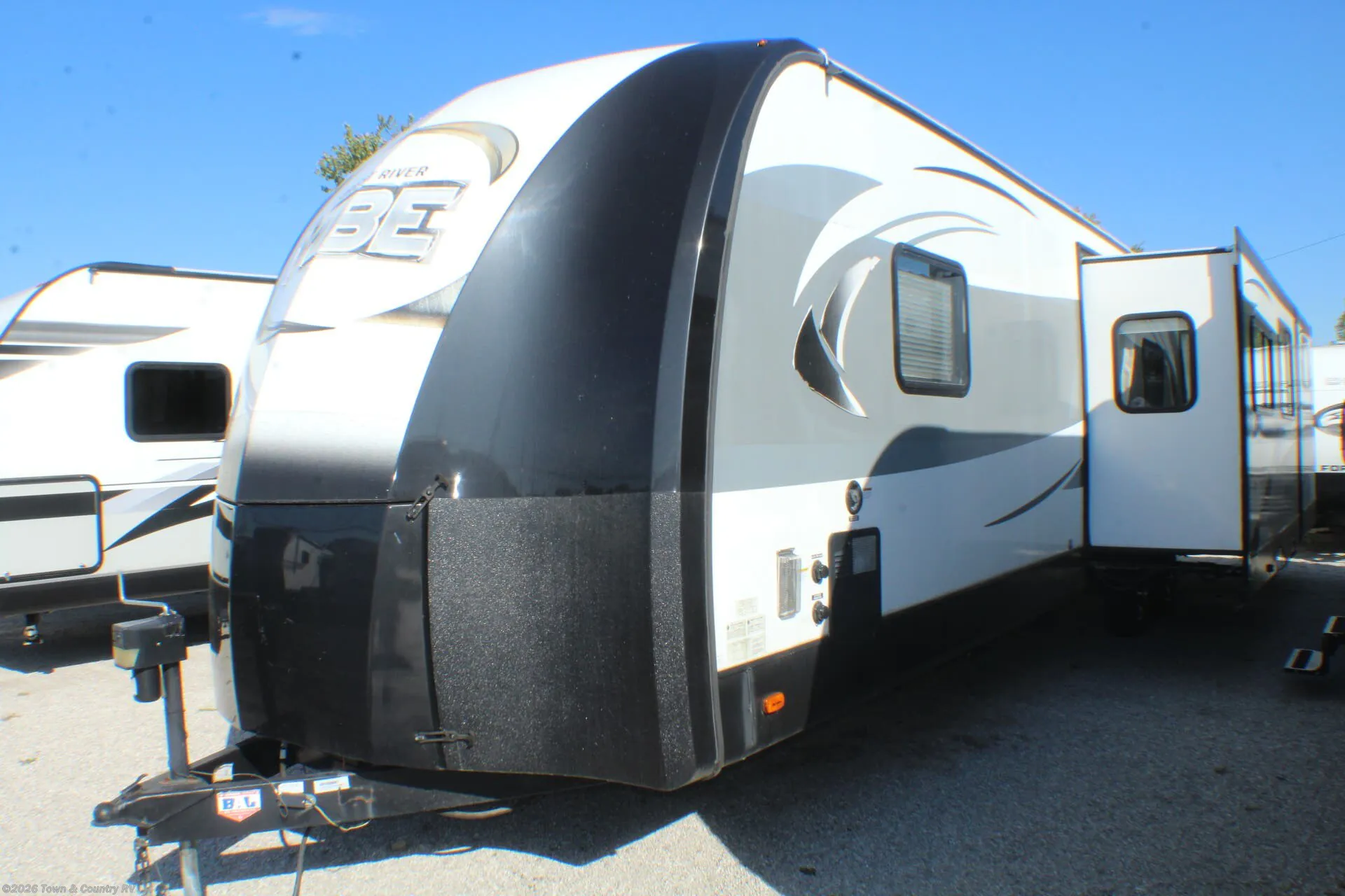 2018 Forest River Vibe 313BHS - Photo 2