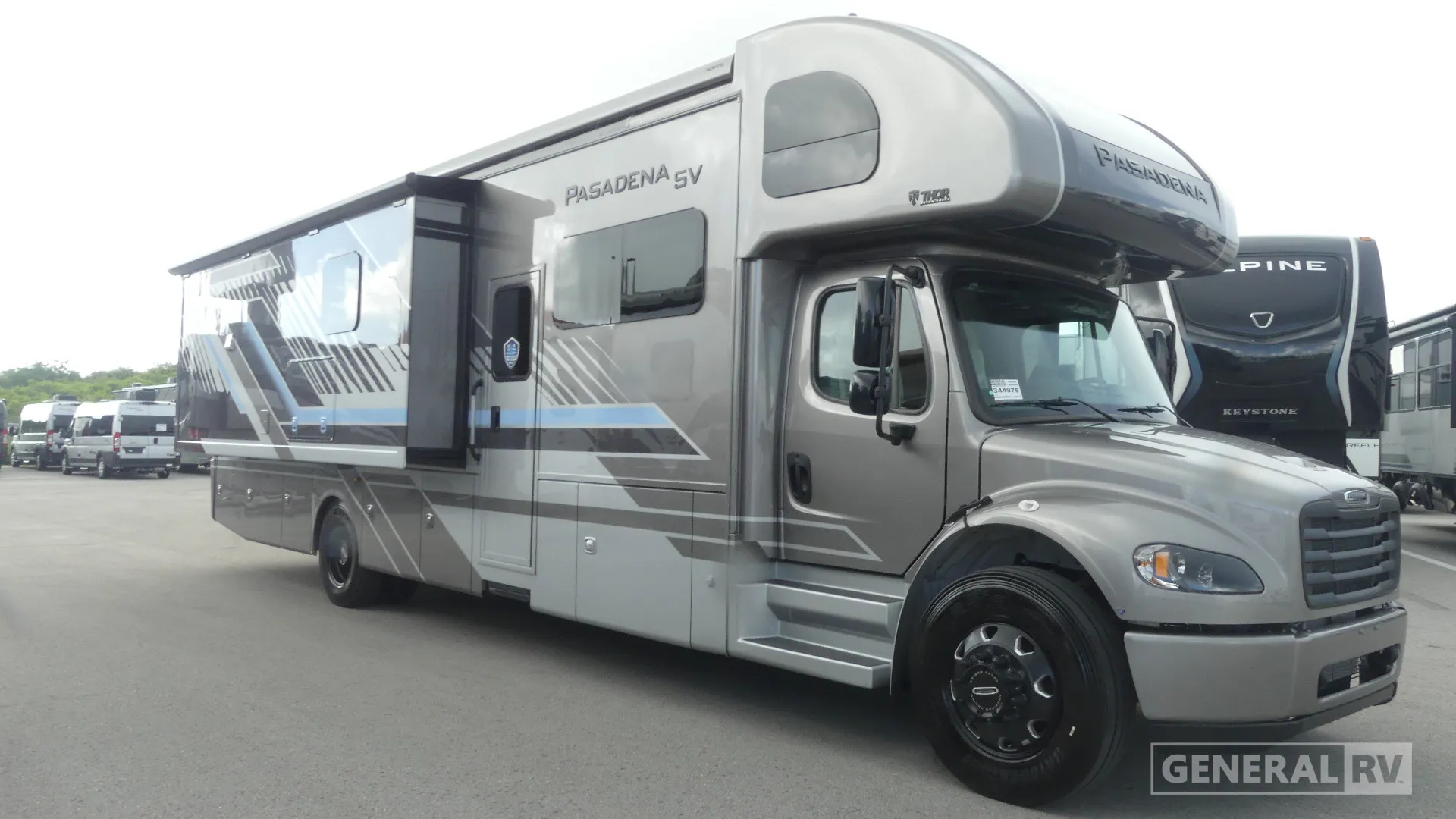 2026 Thor Motor Coach Pasadena SV 38FX - Photo 2