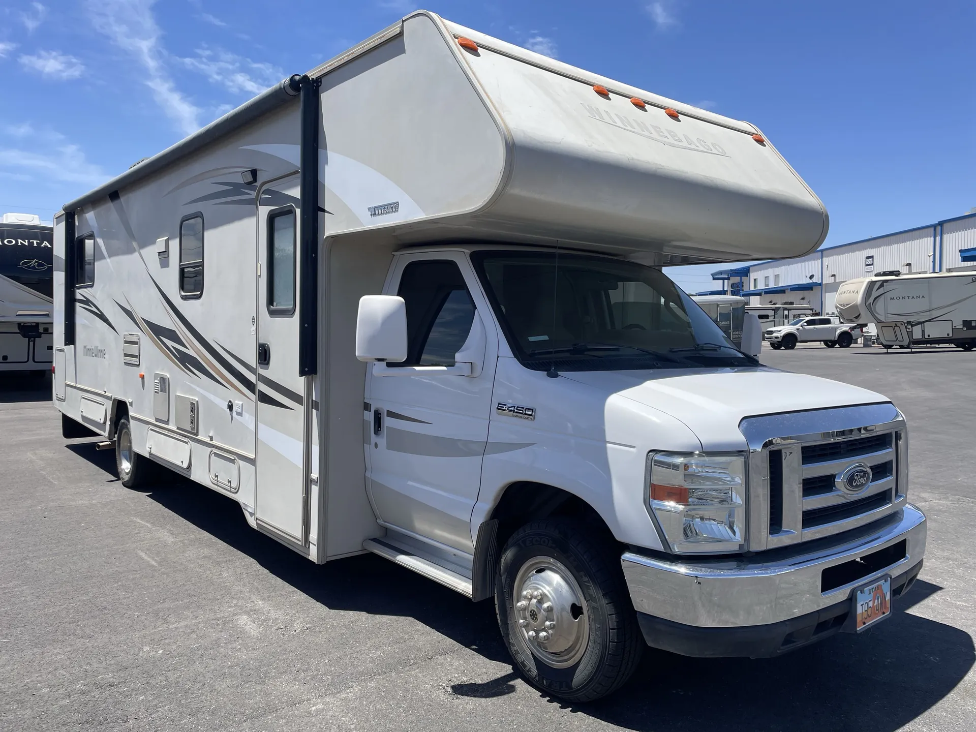 2016 Winnebago Minnie Winnie 31K - Photo 2