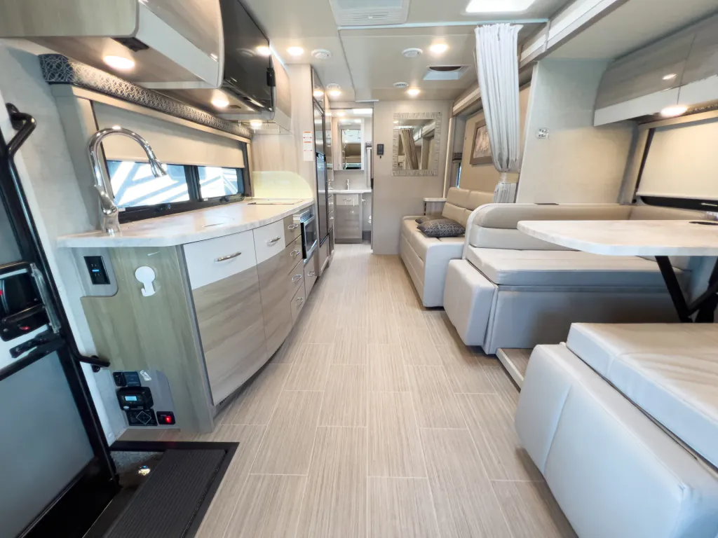 2021 Thor Motor Coach Tiburon 24FB, Photos photo 5