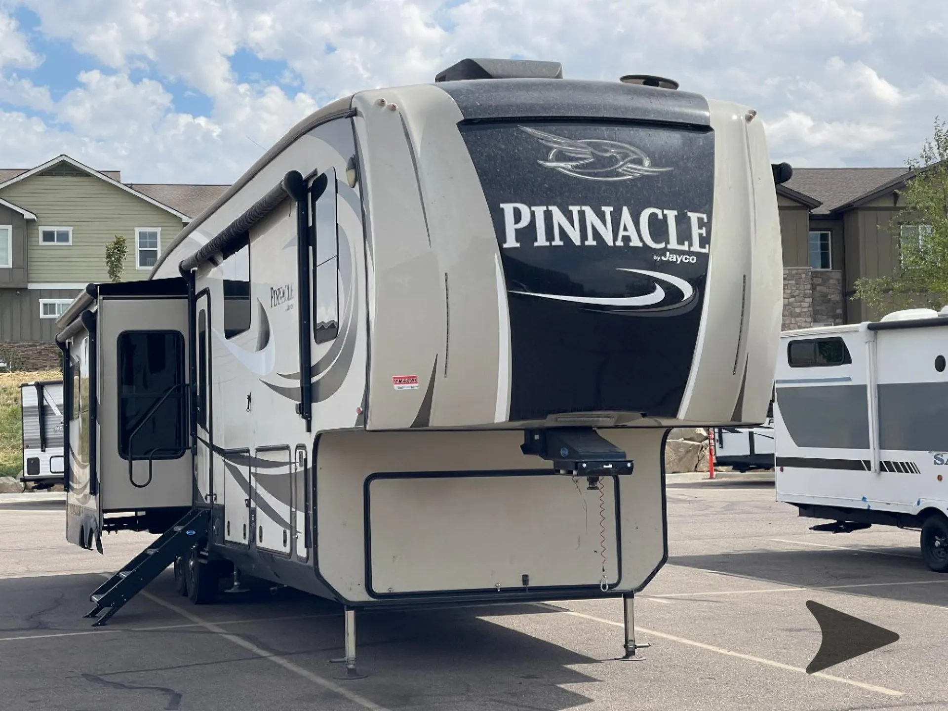 2017 Jayco Pinnacle 37MDQS - Photo 2