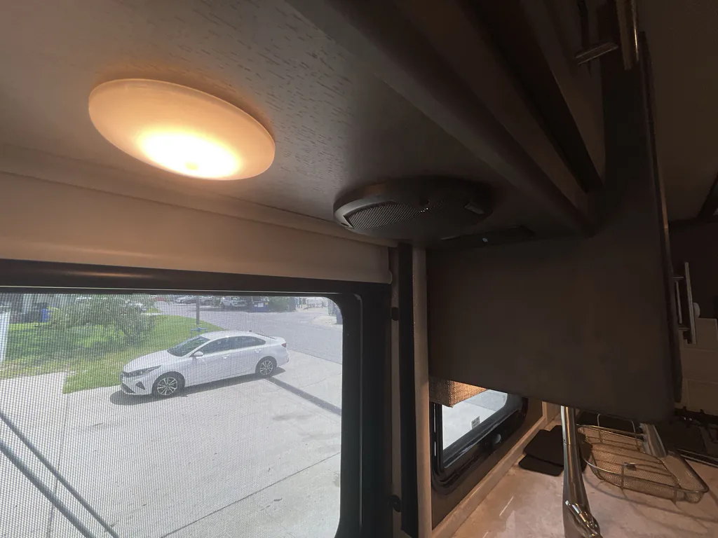 2021 Thor Motor Coach Challenger 35MQ, Photos photo 37