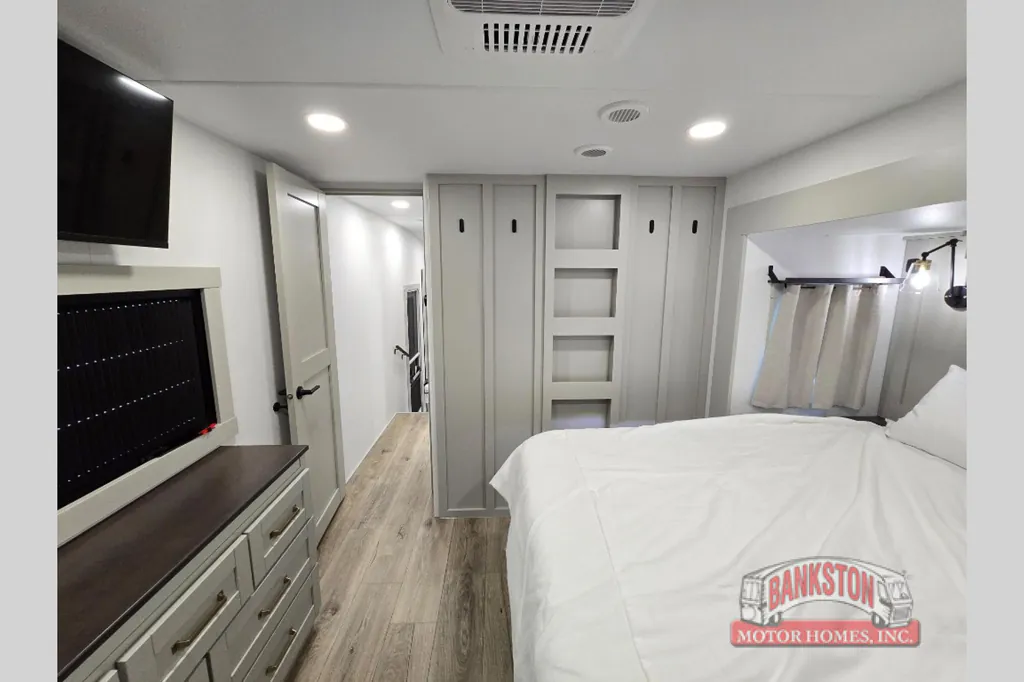 2026 Brinkley Model Z 3600, Photos photo 37