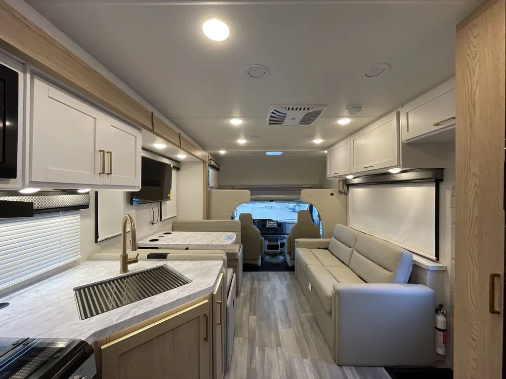 2027 Thor Motor Coach Freedom Elite 31FE, Photos photo 5