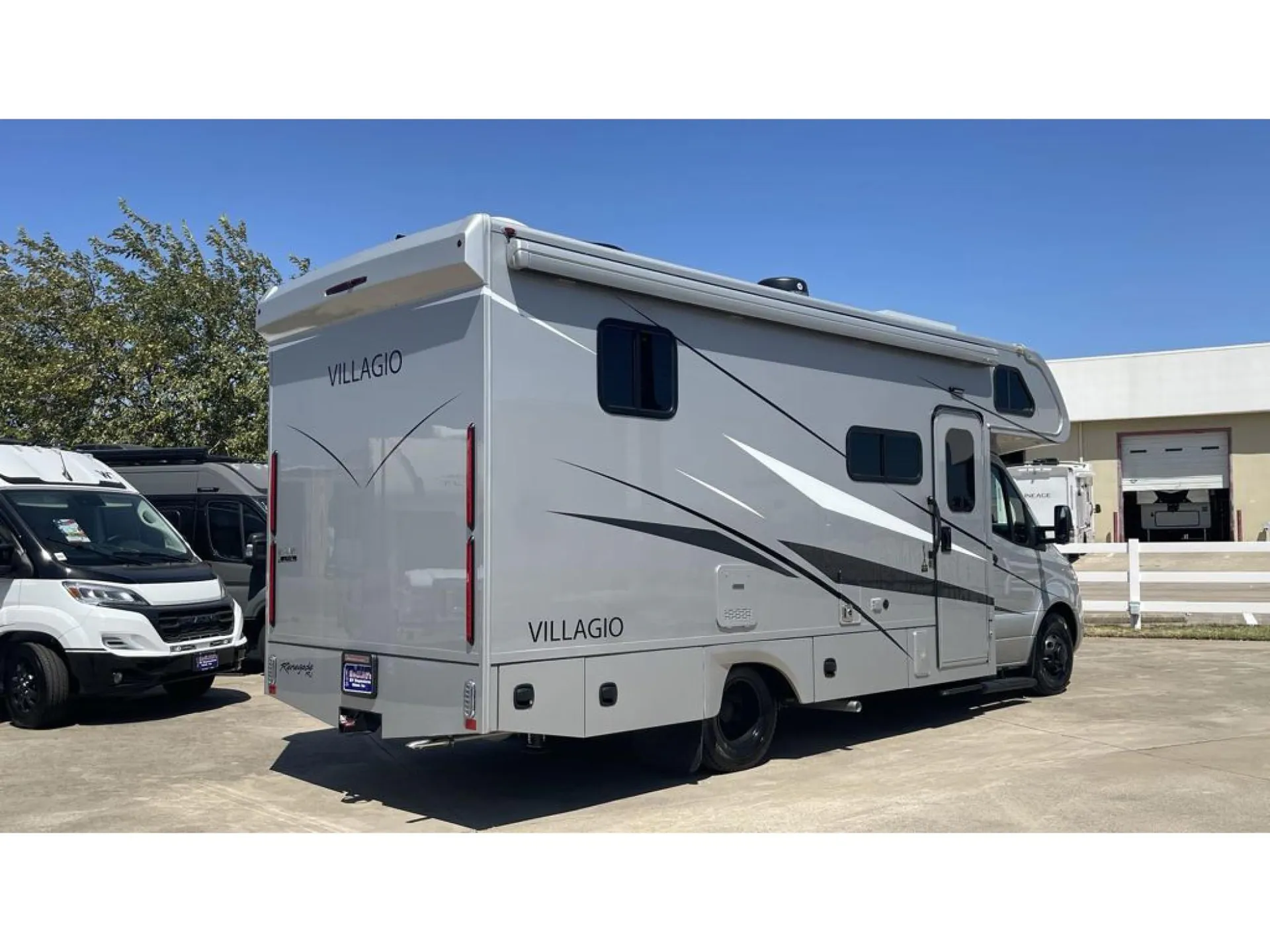 2027 Renegade RV Villagio 25FWC - Photo 4