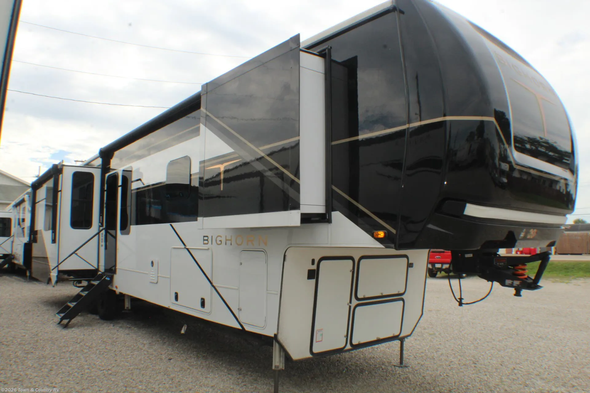 2025 Heartland Bighorn 391MFB - Photo 2