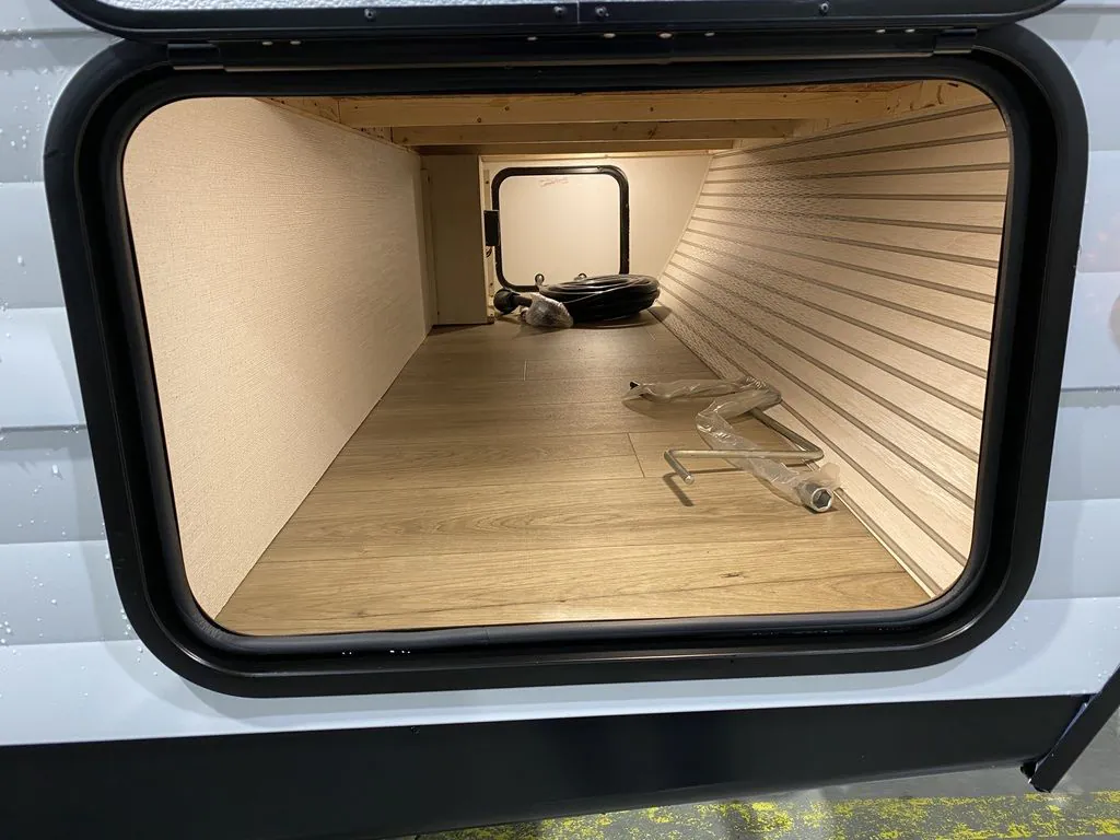 2025 Shasta RVs i-5 Edition 525BHS, Photos photo 9