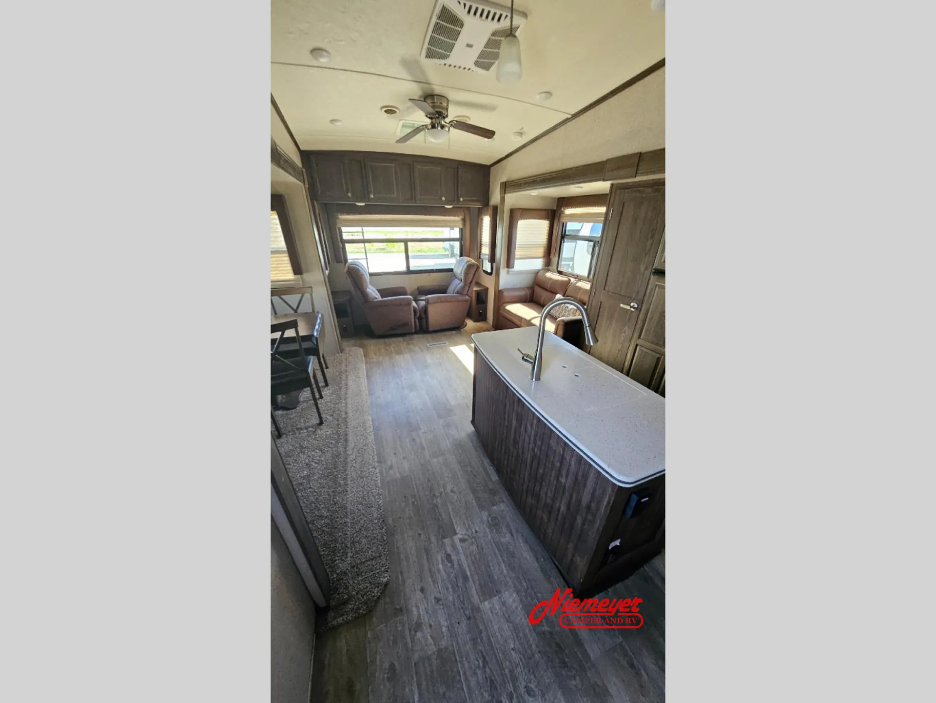 2019 Forest River RV Rockwood Signature Ultra Lite 8289WS — Photo 5