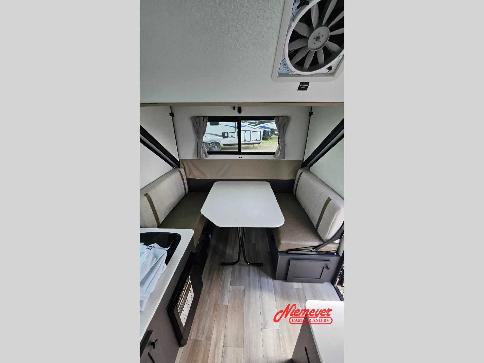 2026 Forest River Rockwood Hardside Series A121FD - Photo 4