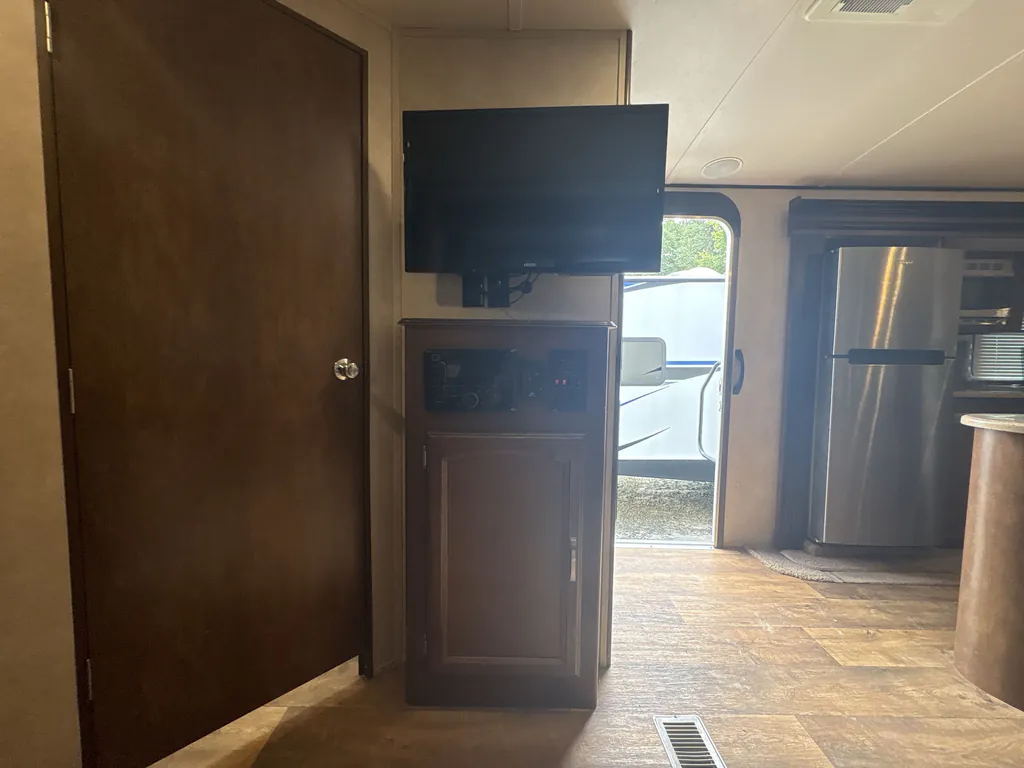 2017 Forest River Salem Hemisphere Lite 300BH, Photos photo 10