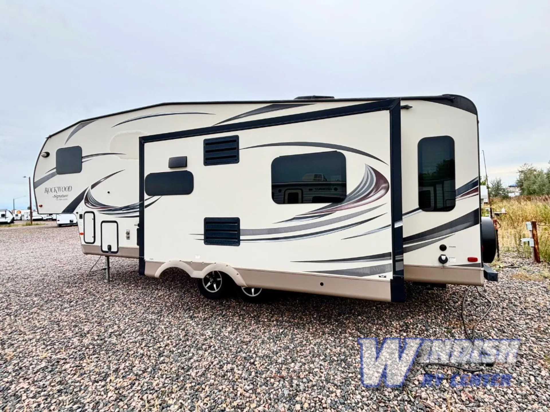 2016 Forest River Rockwood Signature Ultra Lite 8289WS — Photo 5