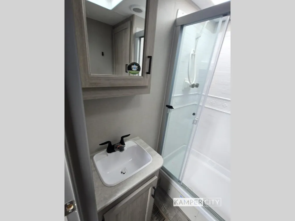 2025 Coachmen Catalina Legacy Edition 323MAZE, Photos photo 32