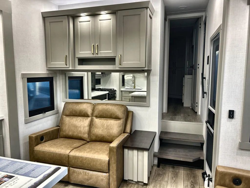 2026 Brinkley Model G 3520, Photos photo 31