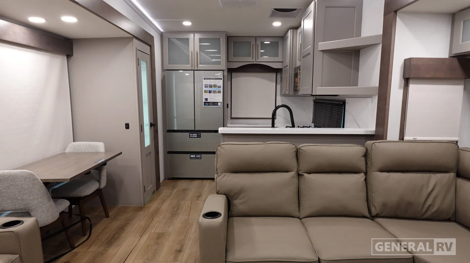 2026 Alliance RV Paradigm 382RK - Photo 3