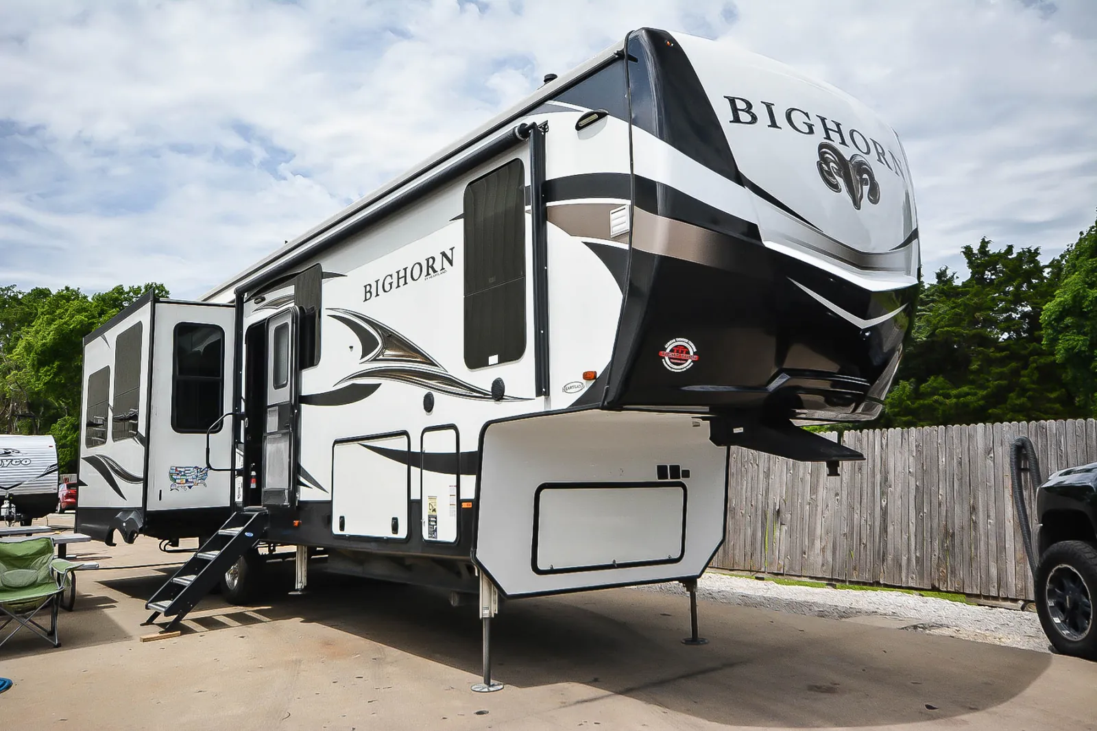 2020 Heartland Bighorn 3375SS - Photo 2