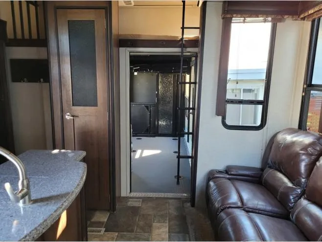 2017 Keystone Fusion 384 - Photo 3