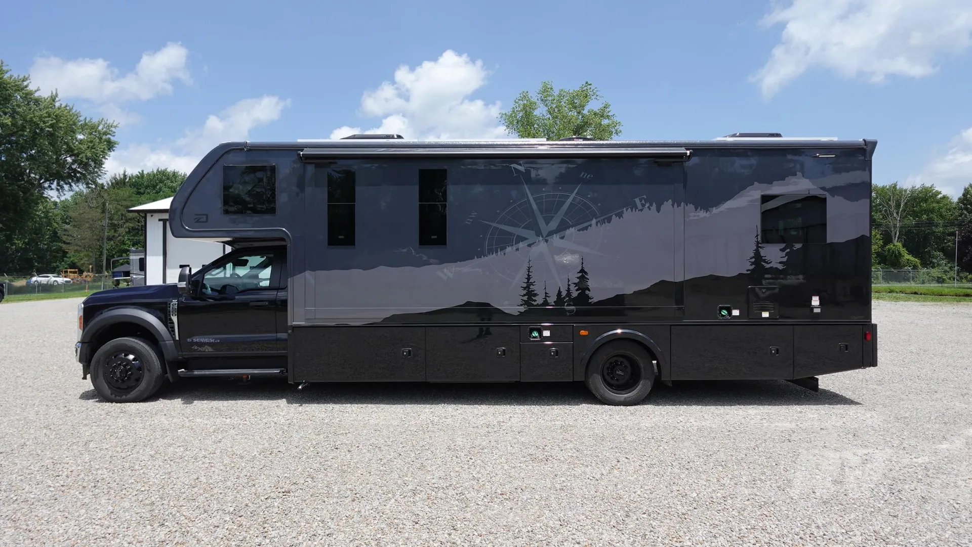2027 Dynamax Corp Isata 6 Series 31KS - Photo 3