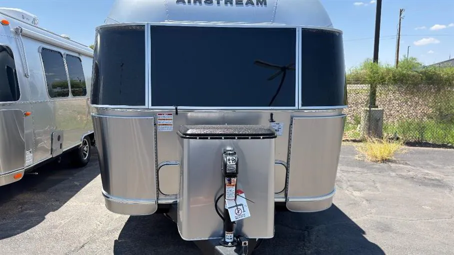 2027 Airstream Flying Cloud 23FB - Photo 3