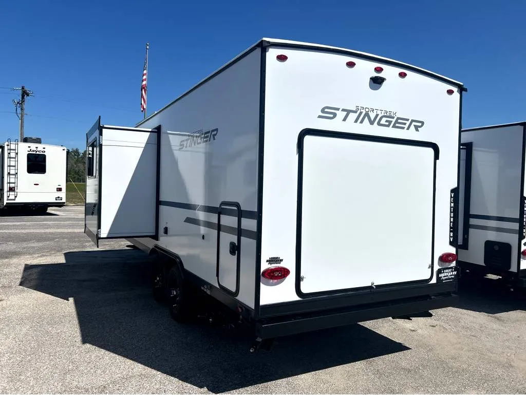 2026 Venture RV SportTrek Stinger STS222VUD - Photo 4