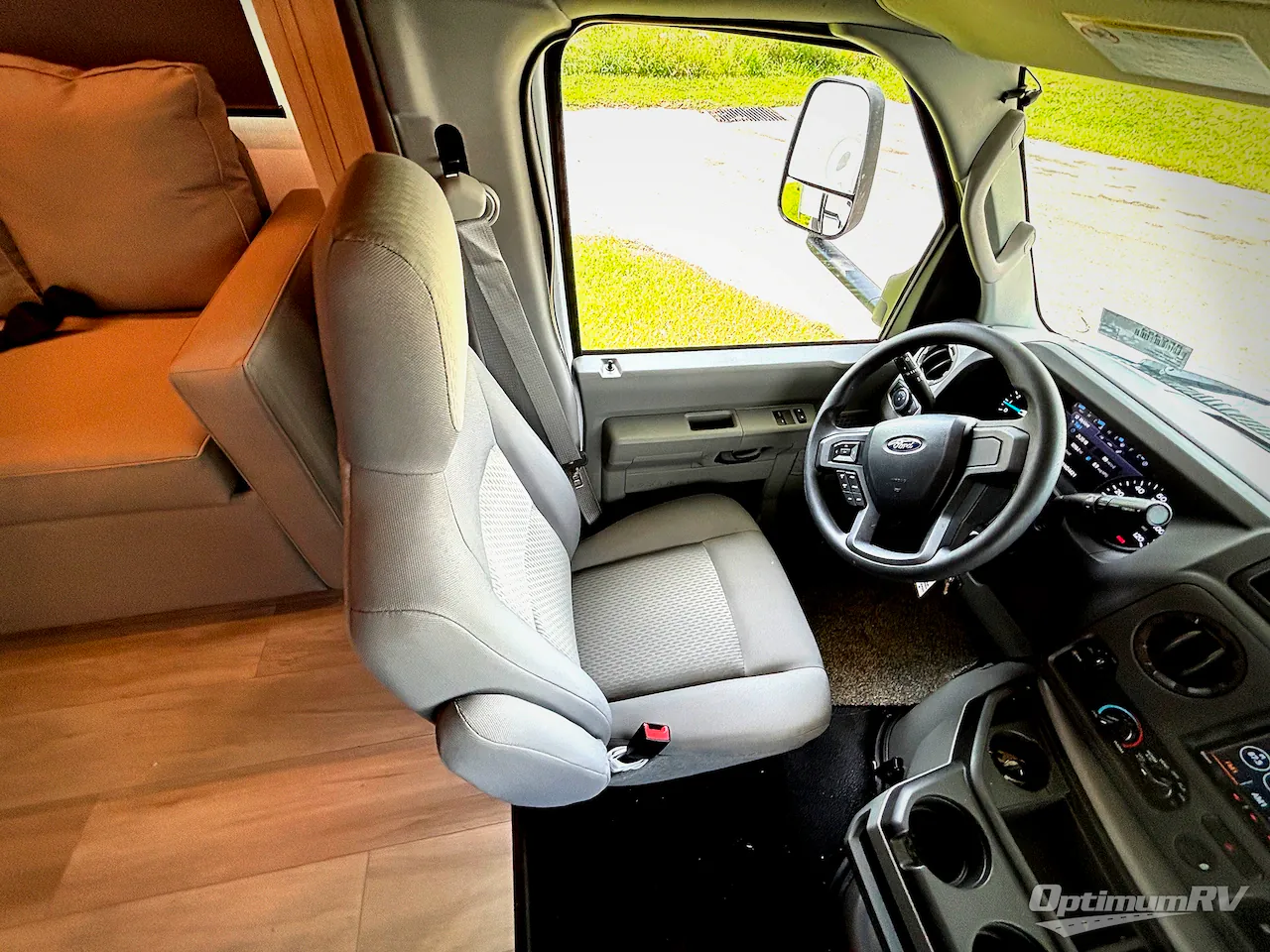 2027 Forest River Sunseeker LE 3250DSLE — Photo 7