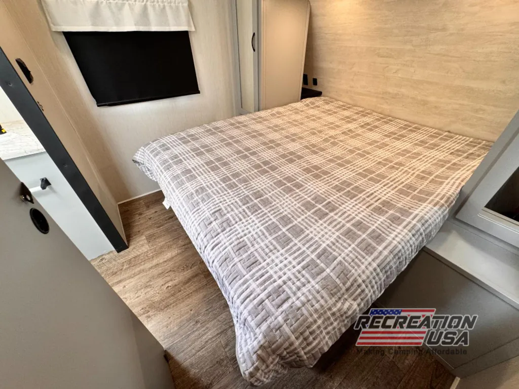 2022 Forest River Vibe 28BH, Photos photo 18