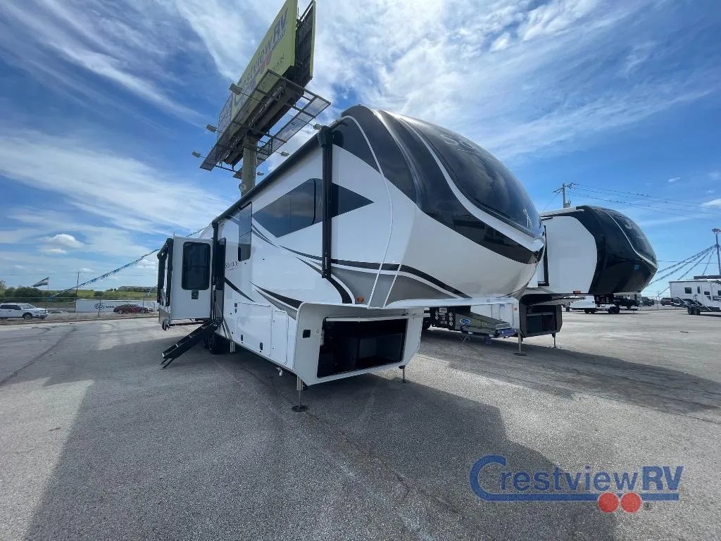 2026 Grand Design Solitude 370DV - Photo 4