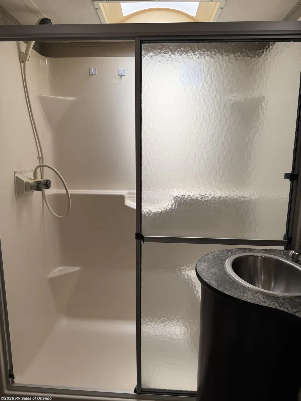 2018 Dutchmen Voltage Triton 3551, Photos photo 33