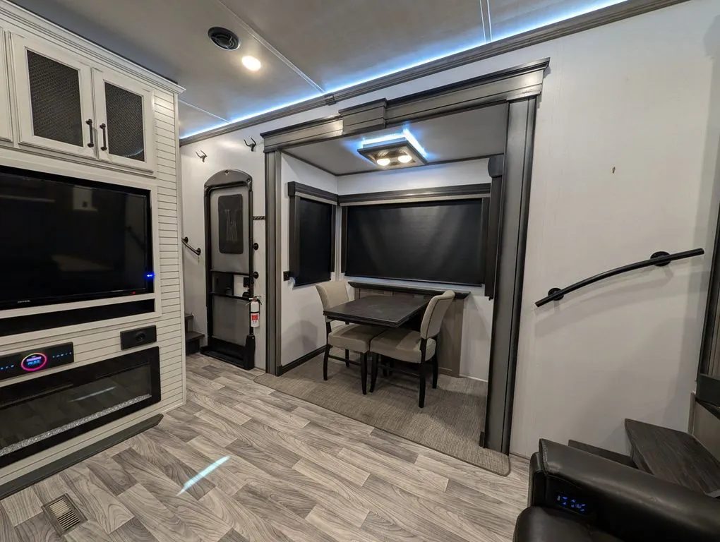 2023 Keystone Montana 3901RK, Photos photo 21
