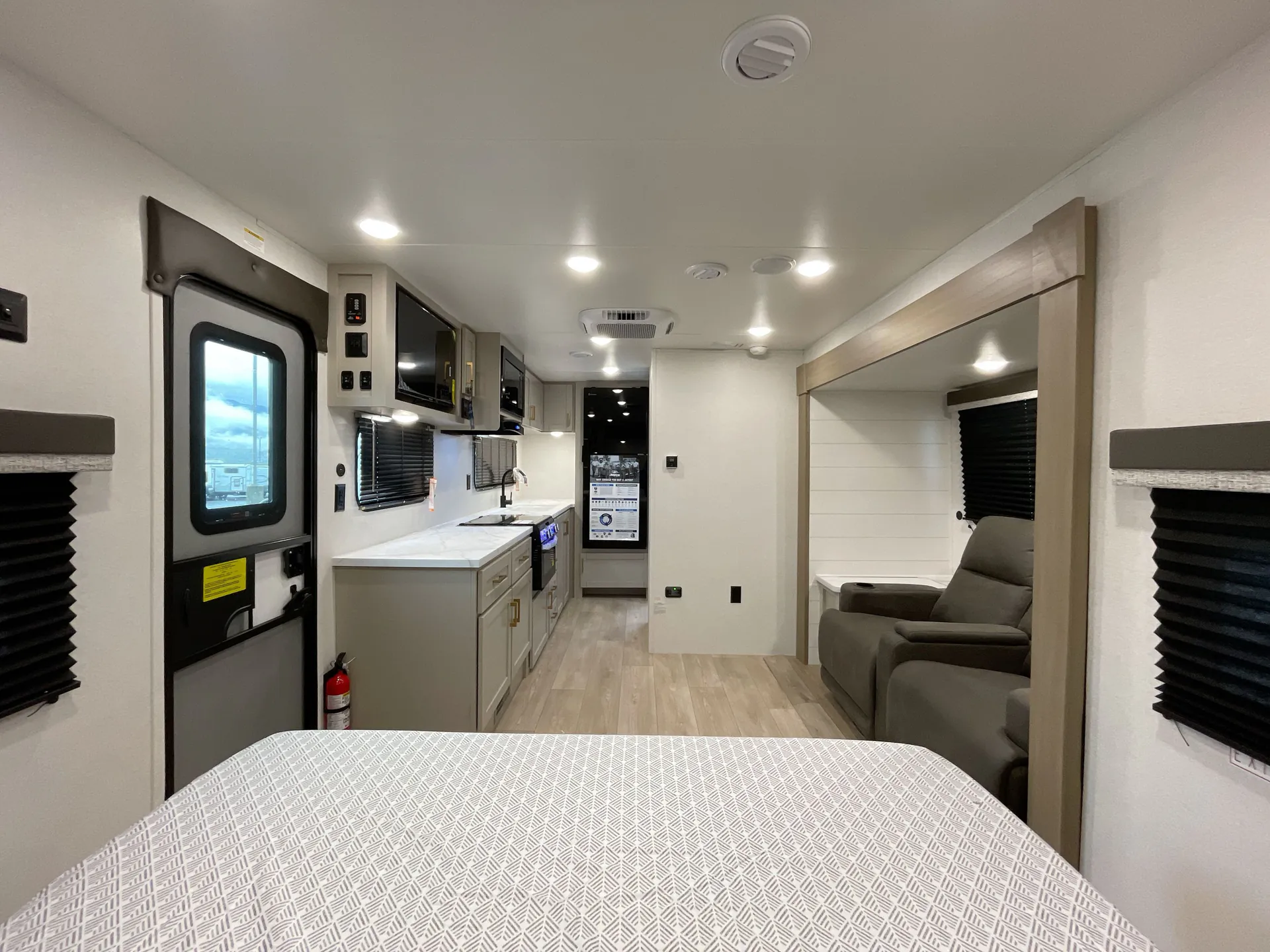 2027 Jayco Jay Flight 200MKSW — living area main