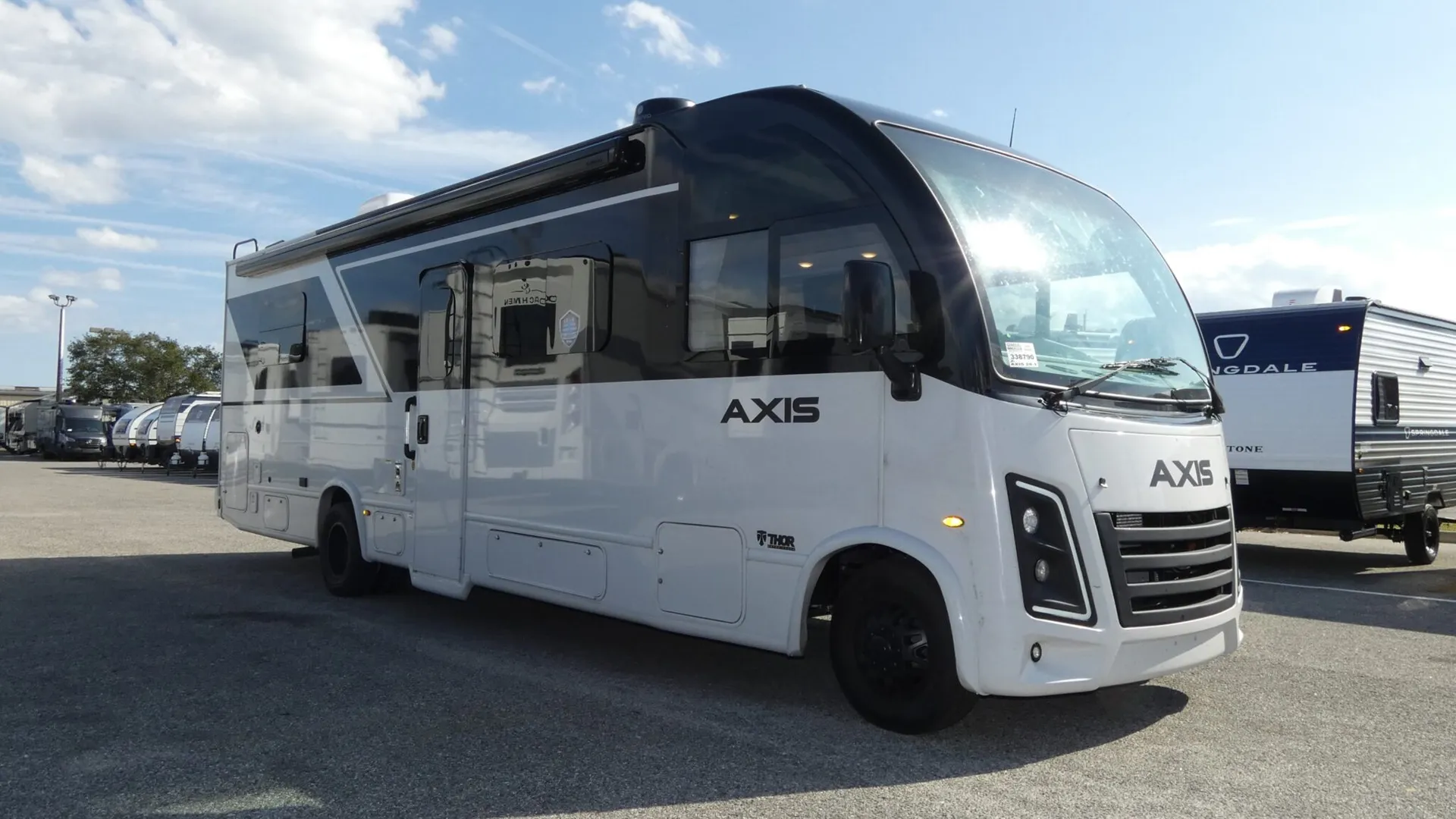 2026 Thor Motor Coach Axis 281 - Photo 2