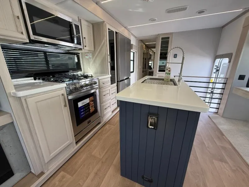 2026 Palomino Grand Mesa 393RL - Photo 4