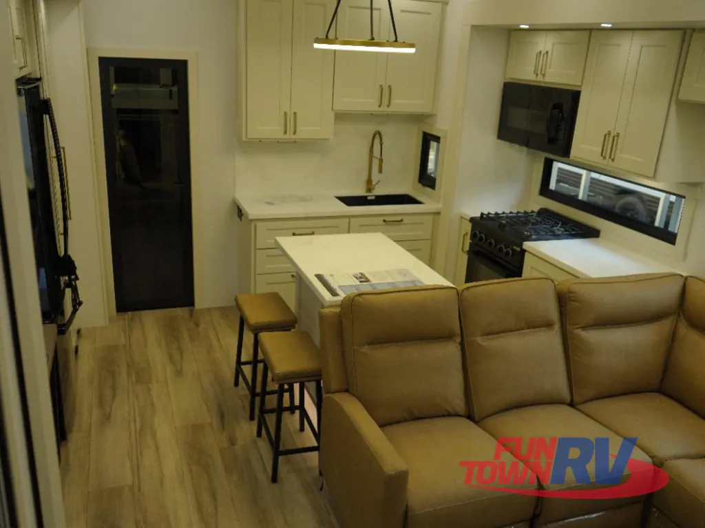 2027 Brinkley Model G 3970, Photos photo 11
