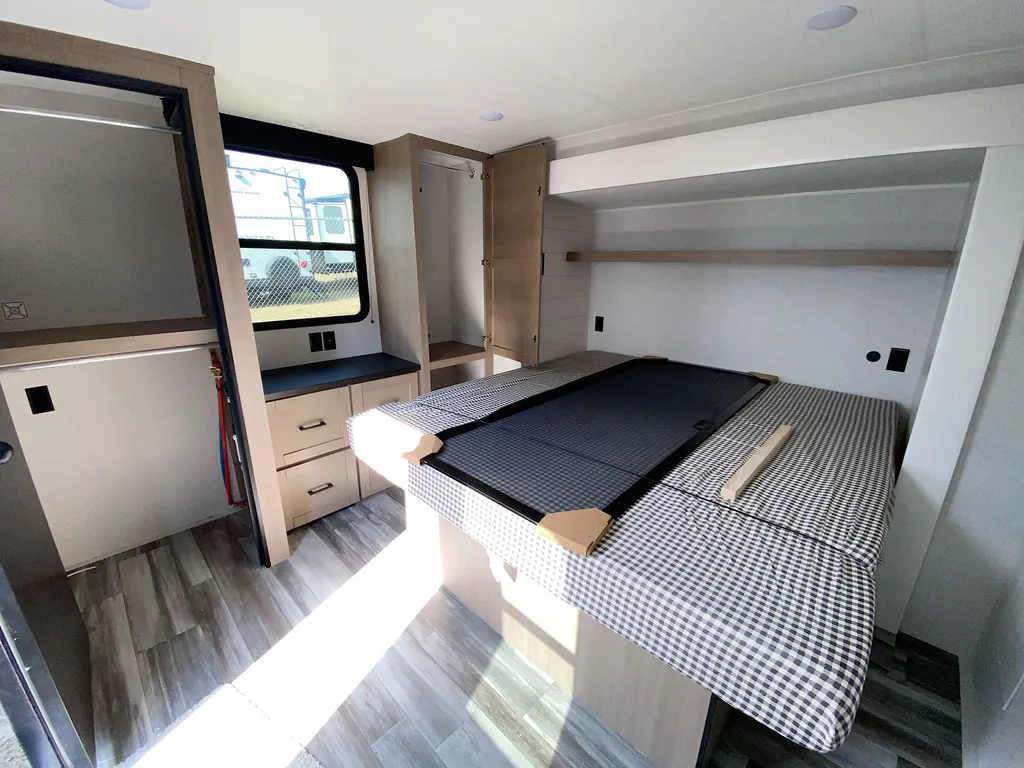 2026 Jayco Jay Flight Bungalow 404LOFT DS, Photos photo 3