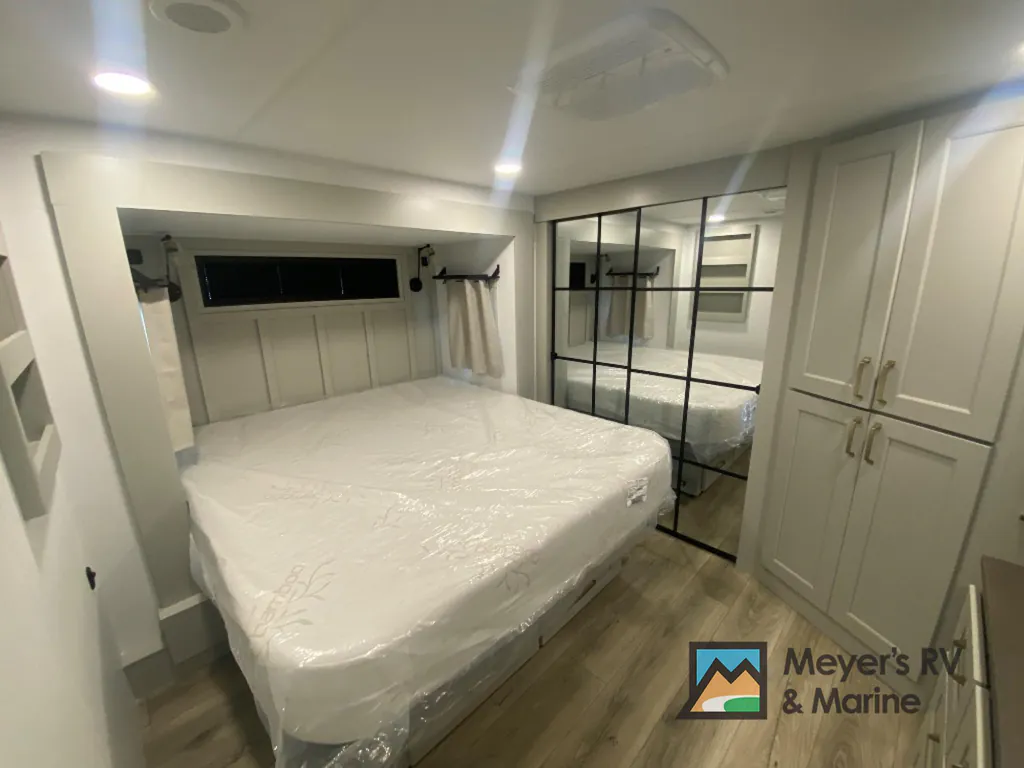 2026 Brinkley Model G 3520, Photos photo 17