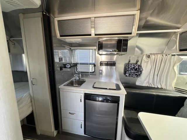 2018 Airstream Sport 16RB - Photo 4