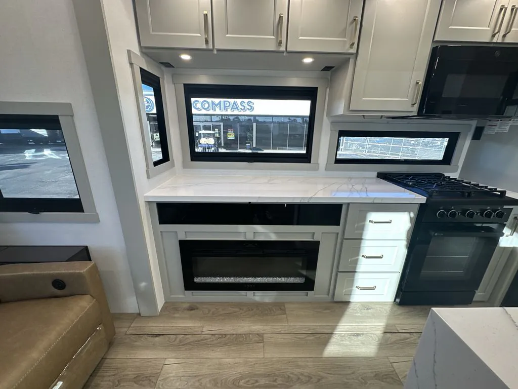 2026 Brinkley Model G 4100, Photos photo 11