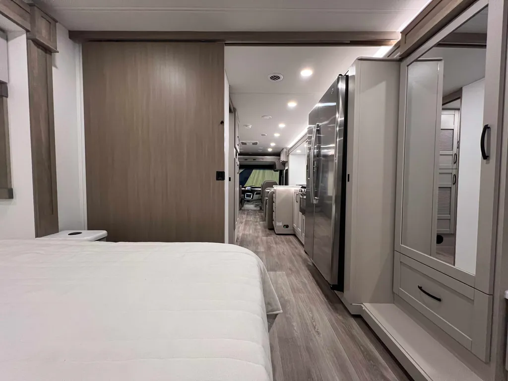 2027 Entegra Coach Vision XL 36C, Photos photo 4