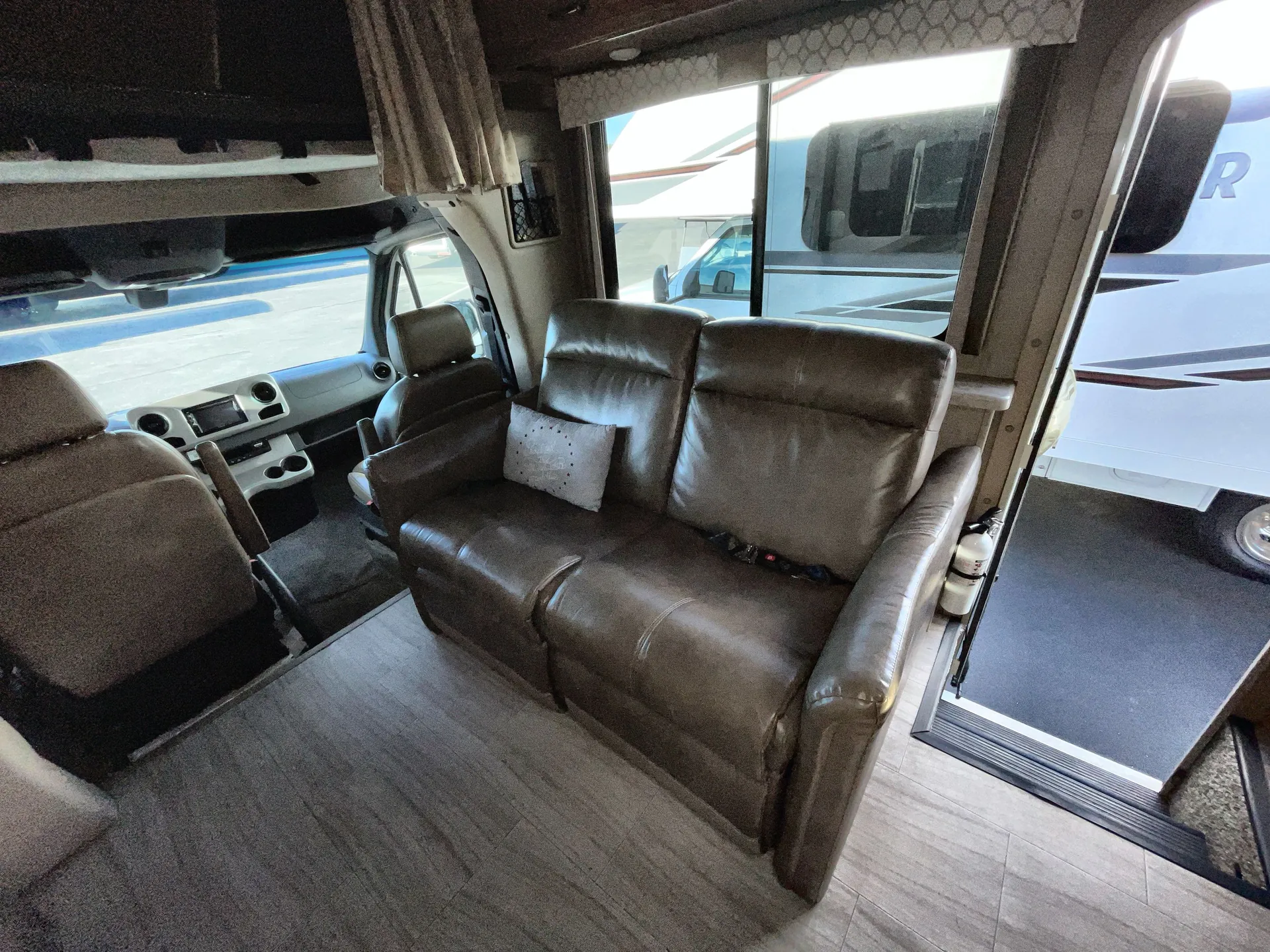 2020 Thor Motor Coach Quantum Sprinter CR24 — living area main