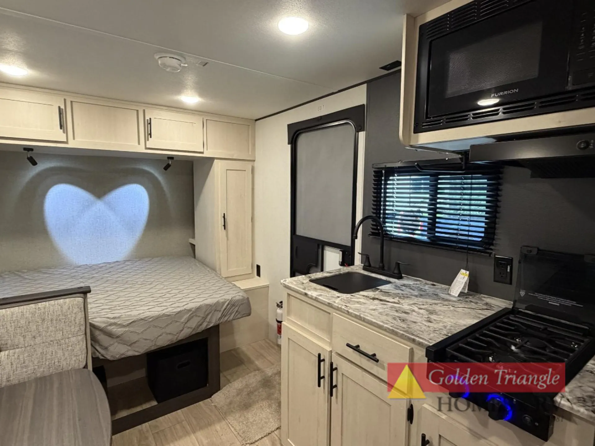 2027 Coachmen Shasta Compact 18DBL - Photo 4