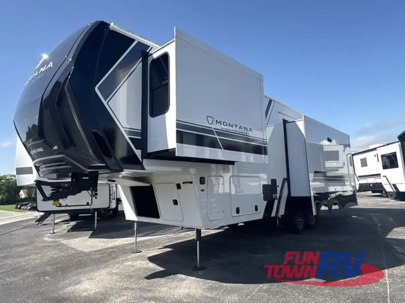 2026 Keystone Montana High Country 290RL - Photo 2