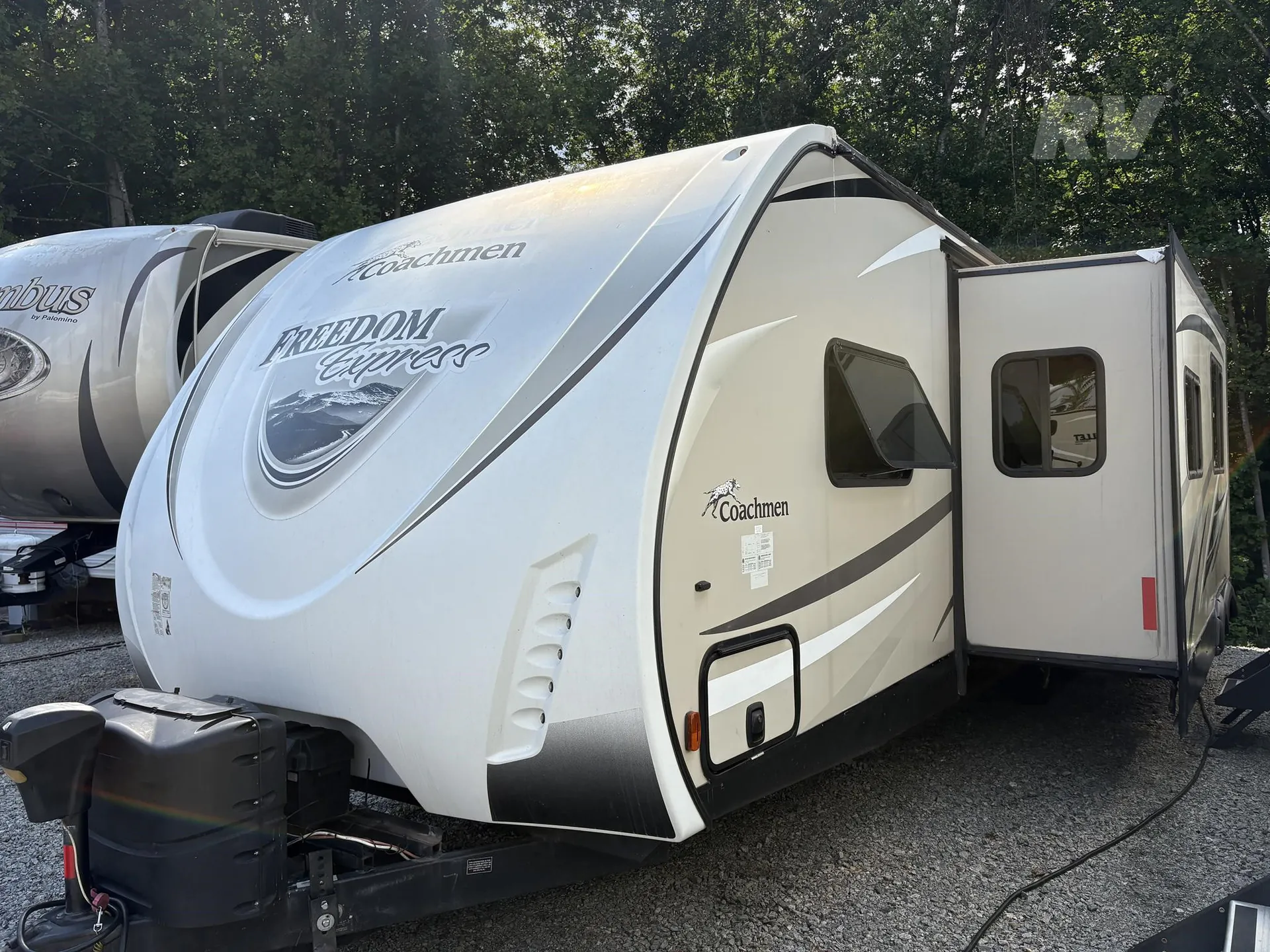 2016 Coachmen Freedom Express 292BHDS - Photo 3