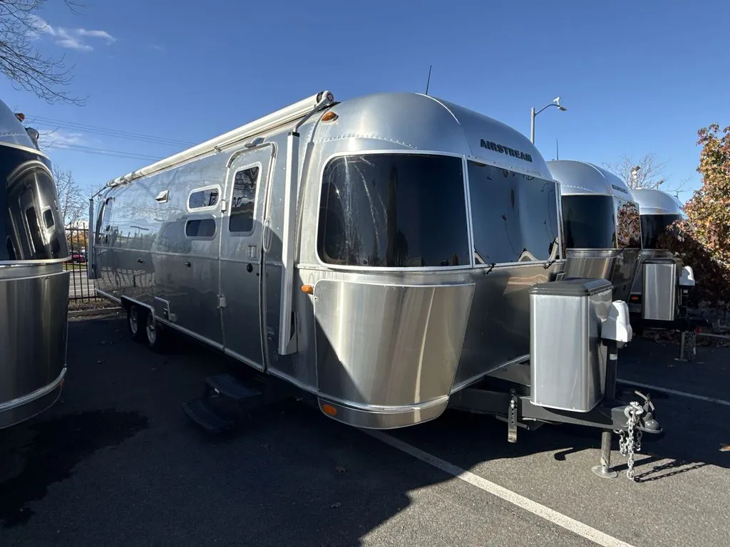 2016 Airstream International 30RB - Photo 3