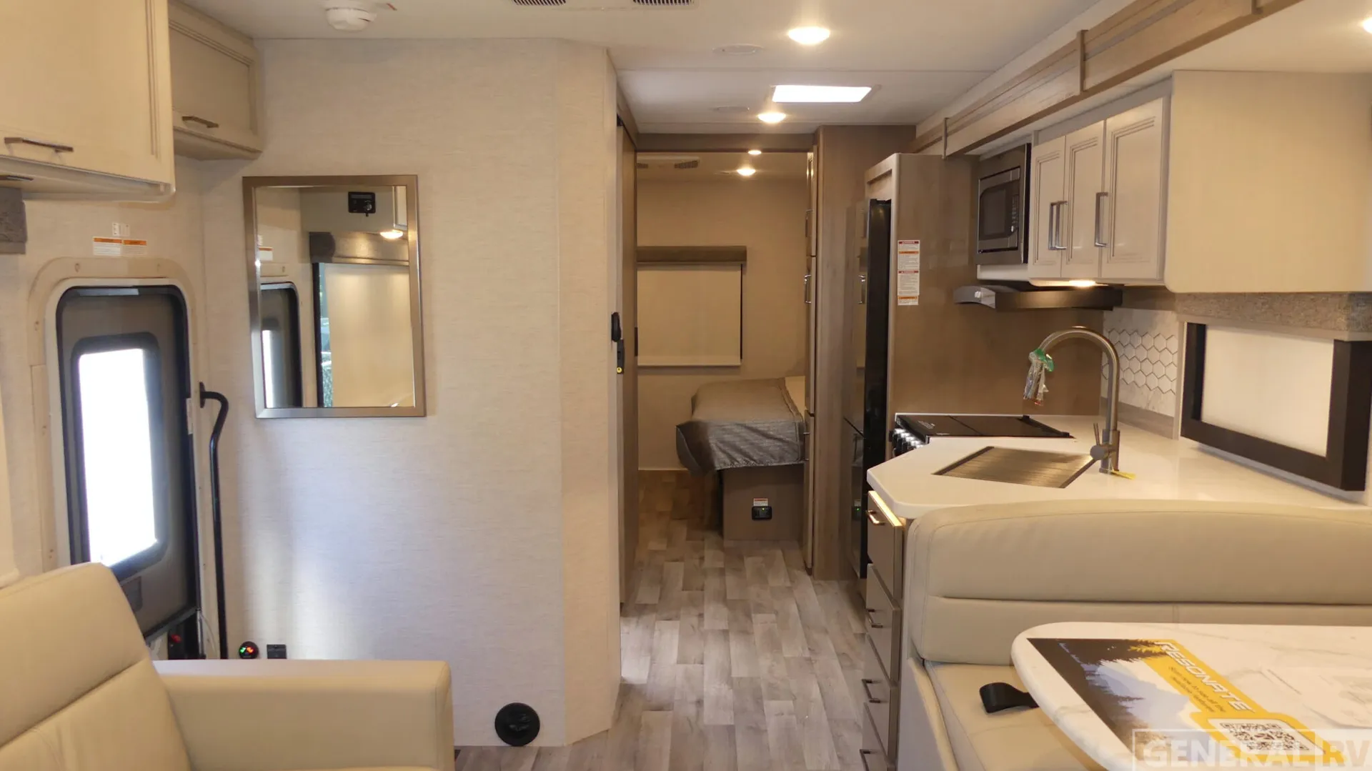 2026 Thor Motor Coach Resonate 30C - Photo 3