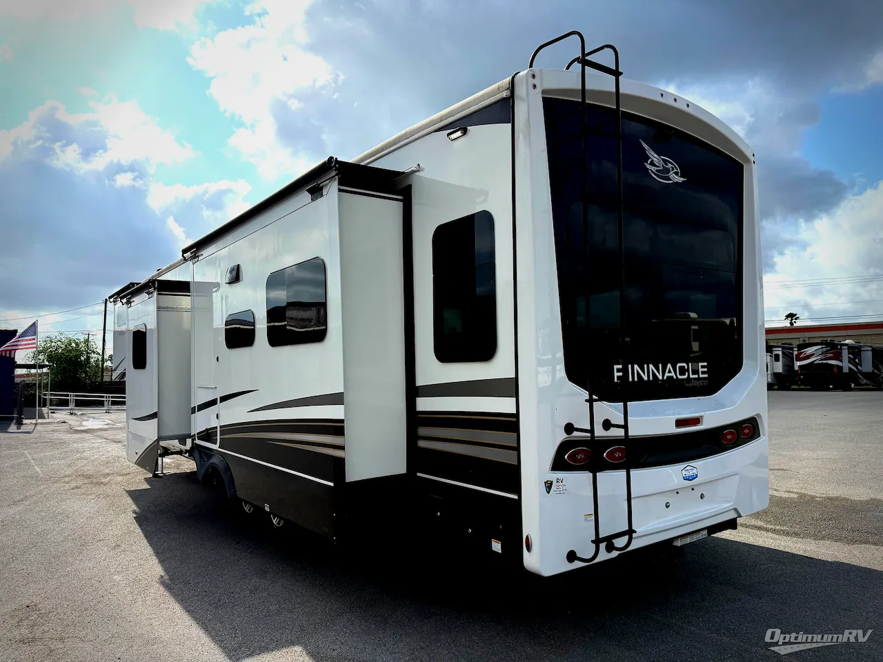 2024 Jayco Pinnacle 37MDQS - Photo 4