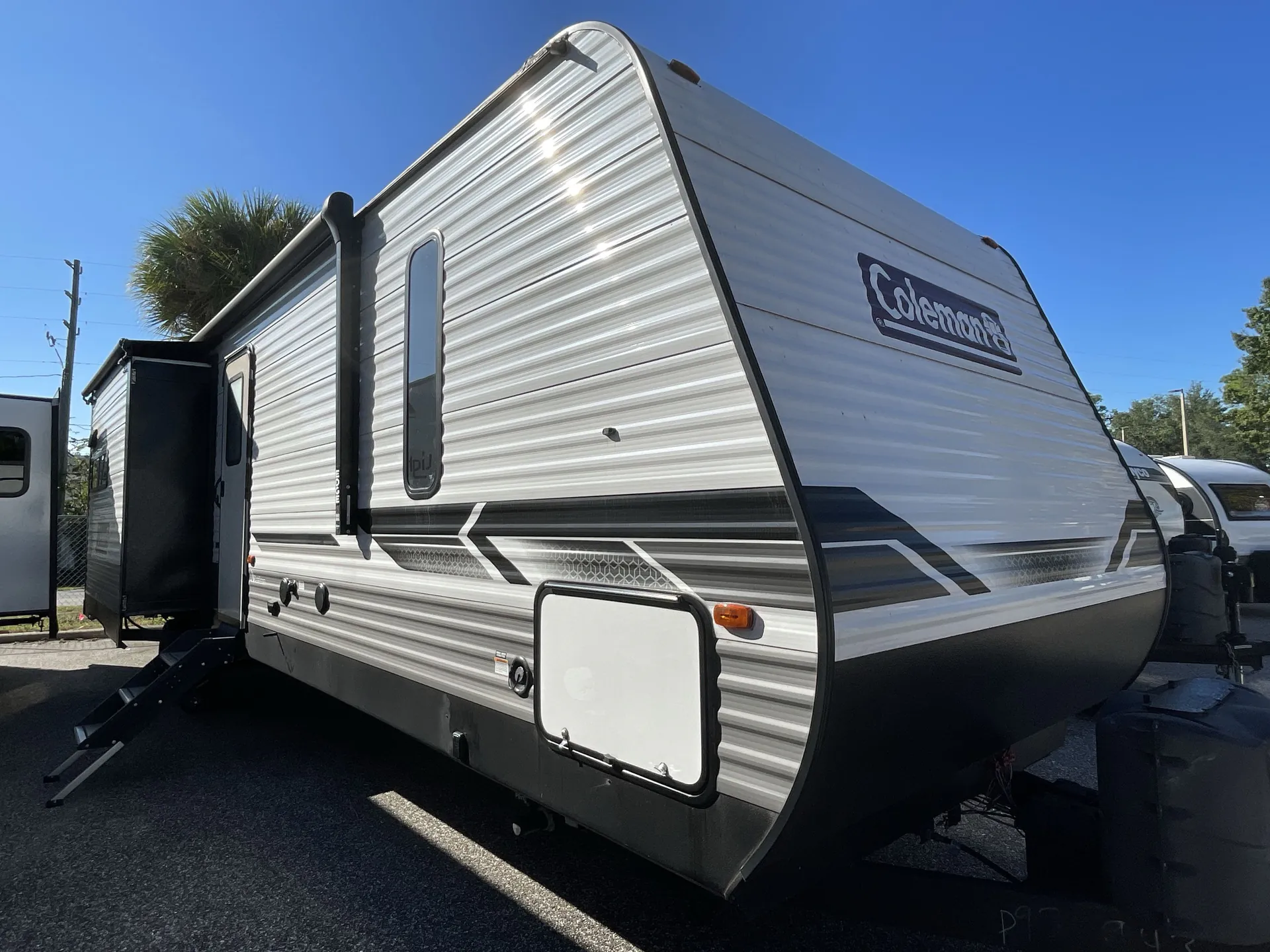 2023 Coleman Coleman Lantern 337BH - Main photo